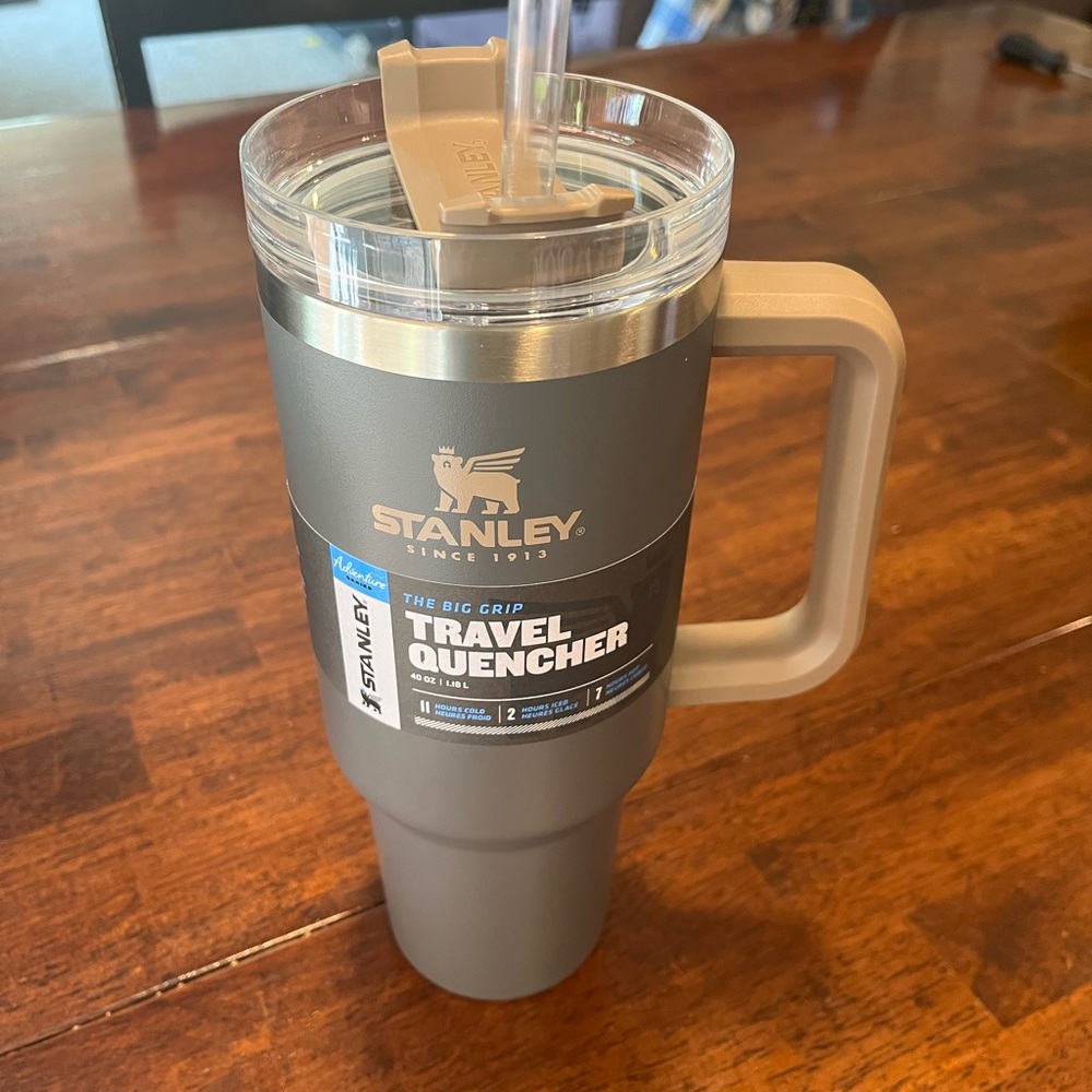 SOLD Stanley 40oz Quencher